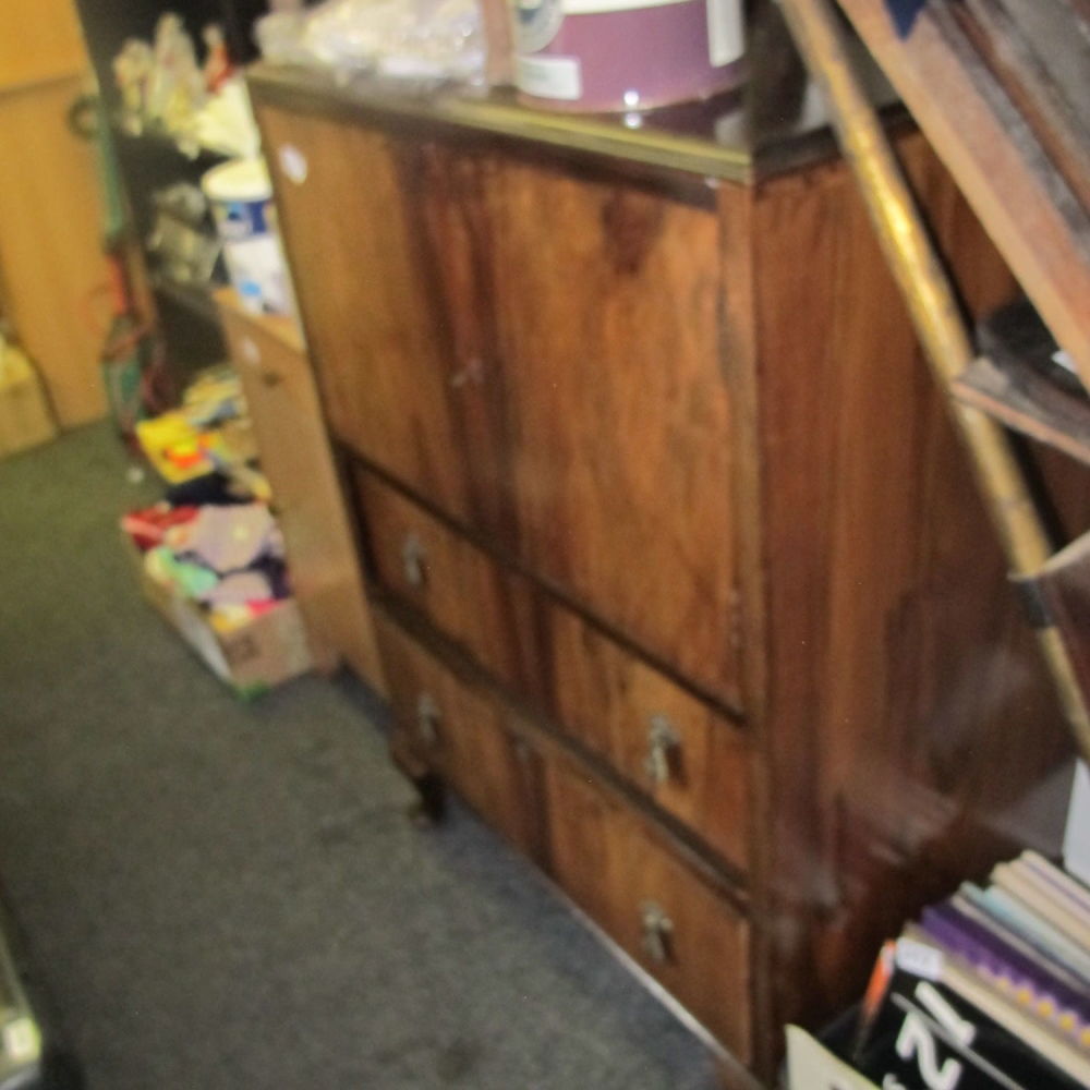 Lot 315: tv cabinet