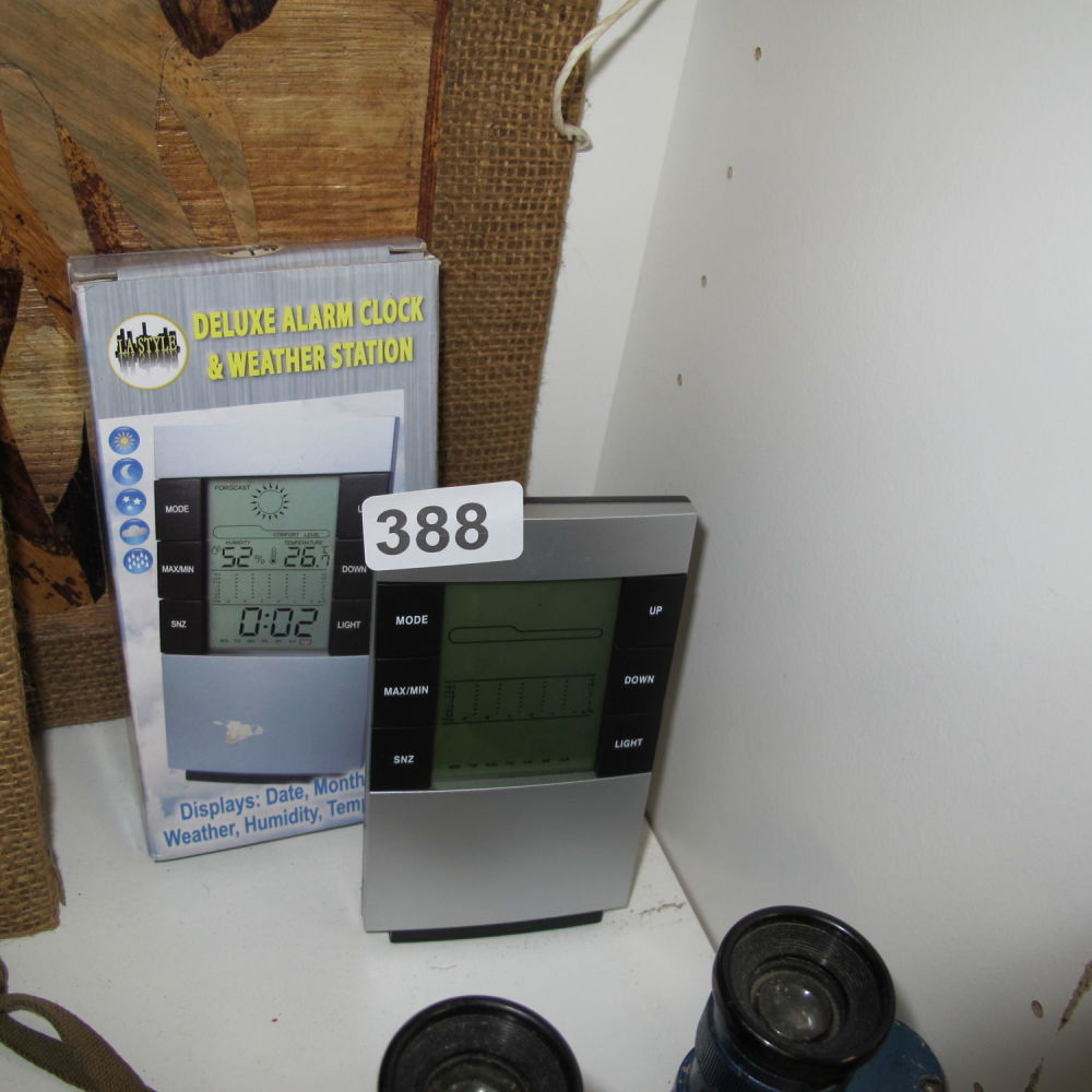 Lot 388: Deluxe alarm clock and weather station