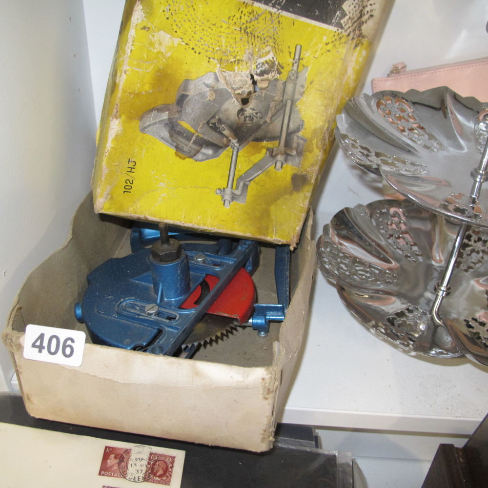 Lot 406: chopping tool