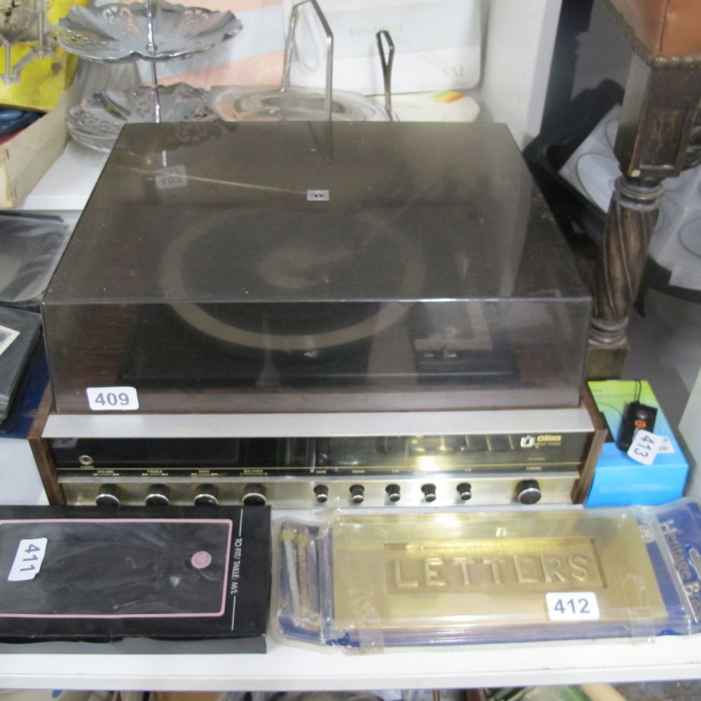 Lot 409: vintage stereo record player