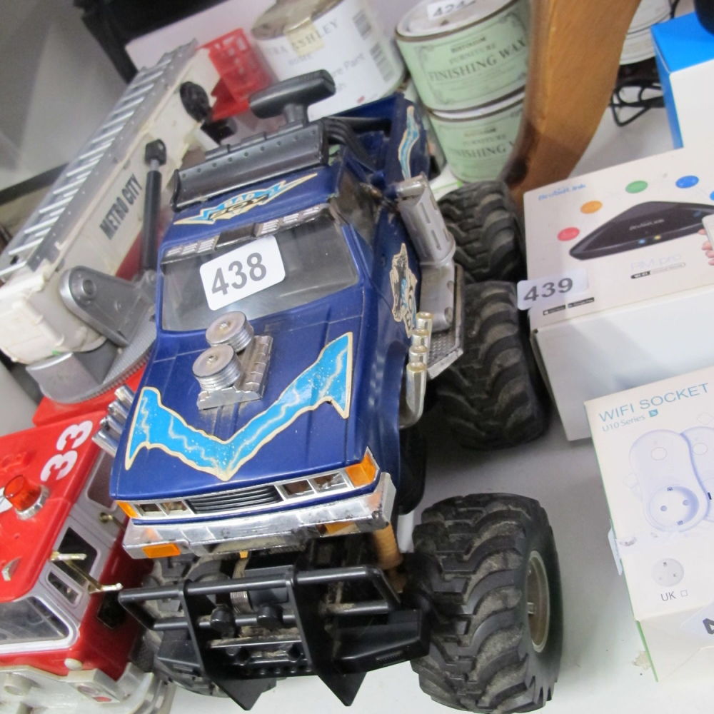Lot 438: off road jeep toy