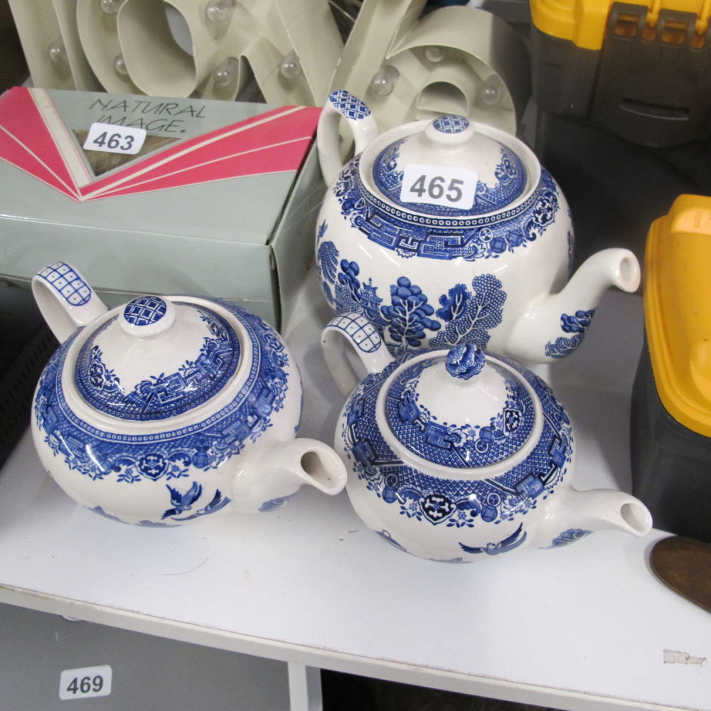 Lot 465: set of three ringtons tea pots