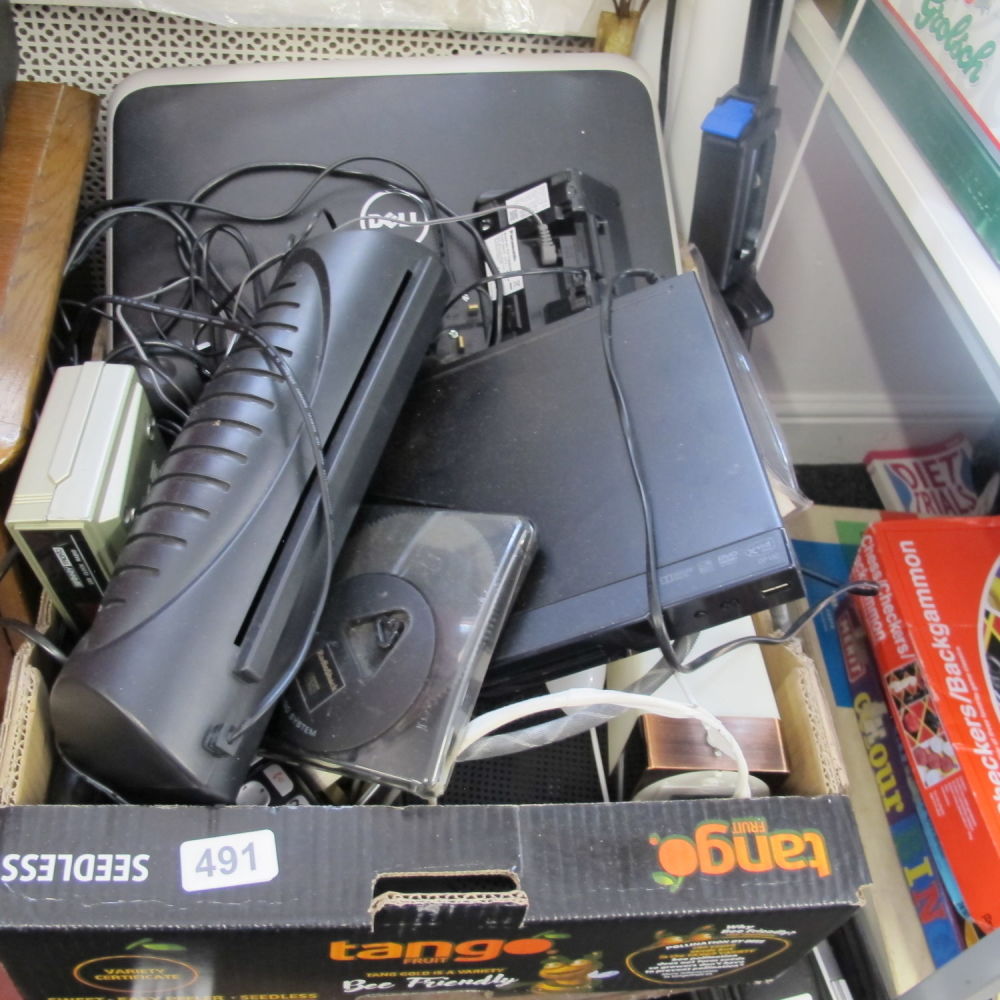 Lot 491: a collection of misc electricals