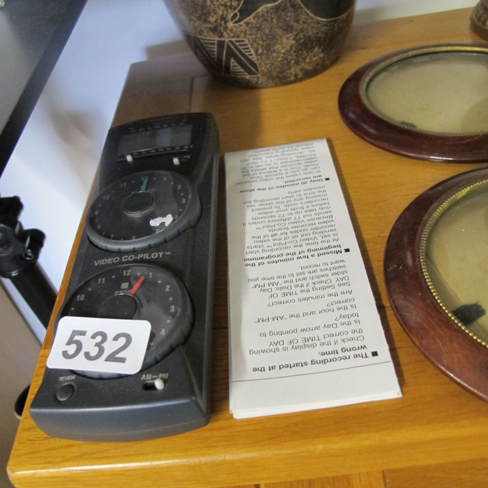 Lot 532: a co pilot universal remote control