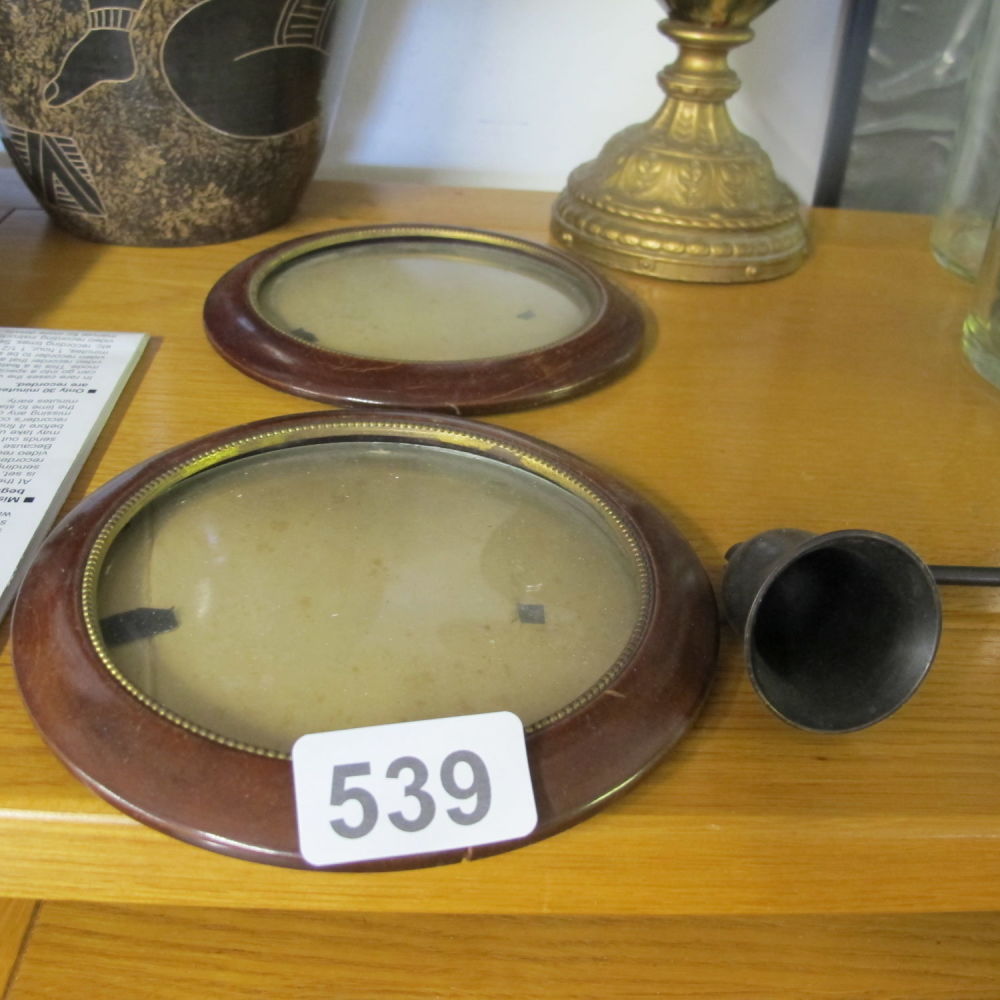 Lot 539: a pair of vintage wood framed picture frames