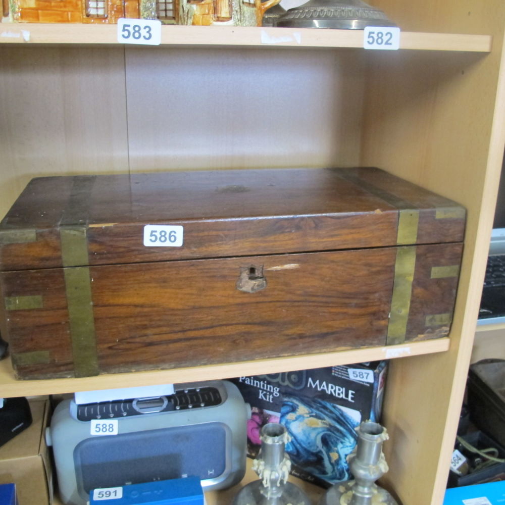 Lot 586: Beautiful brass inlaid wooden box
