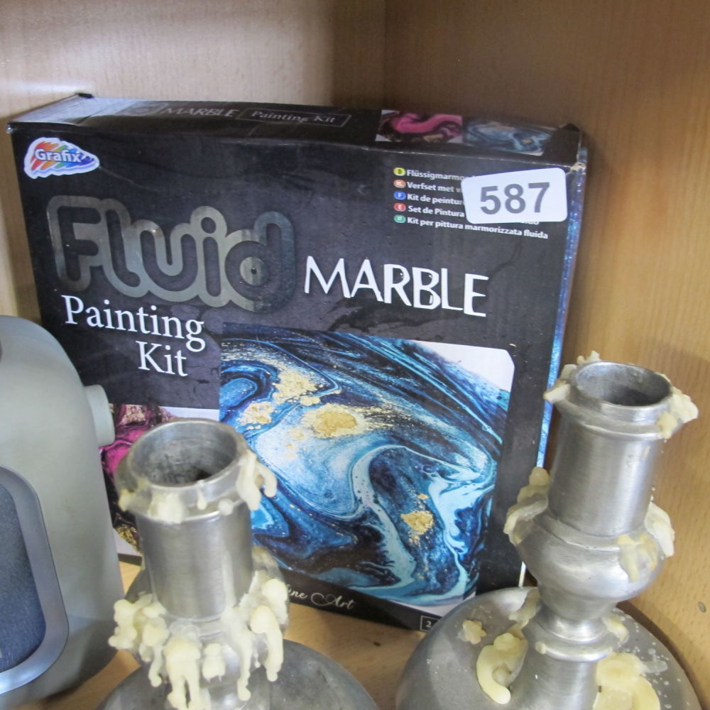 Lot 587: A fluid marble painting kit