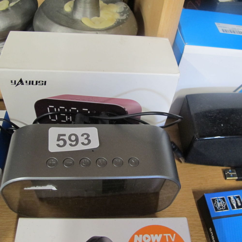 Lot 593: Digital clock radio Yayusi