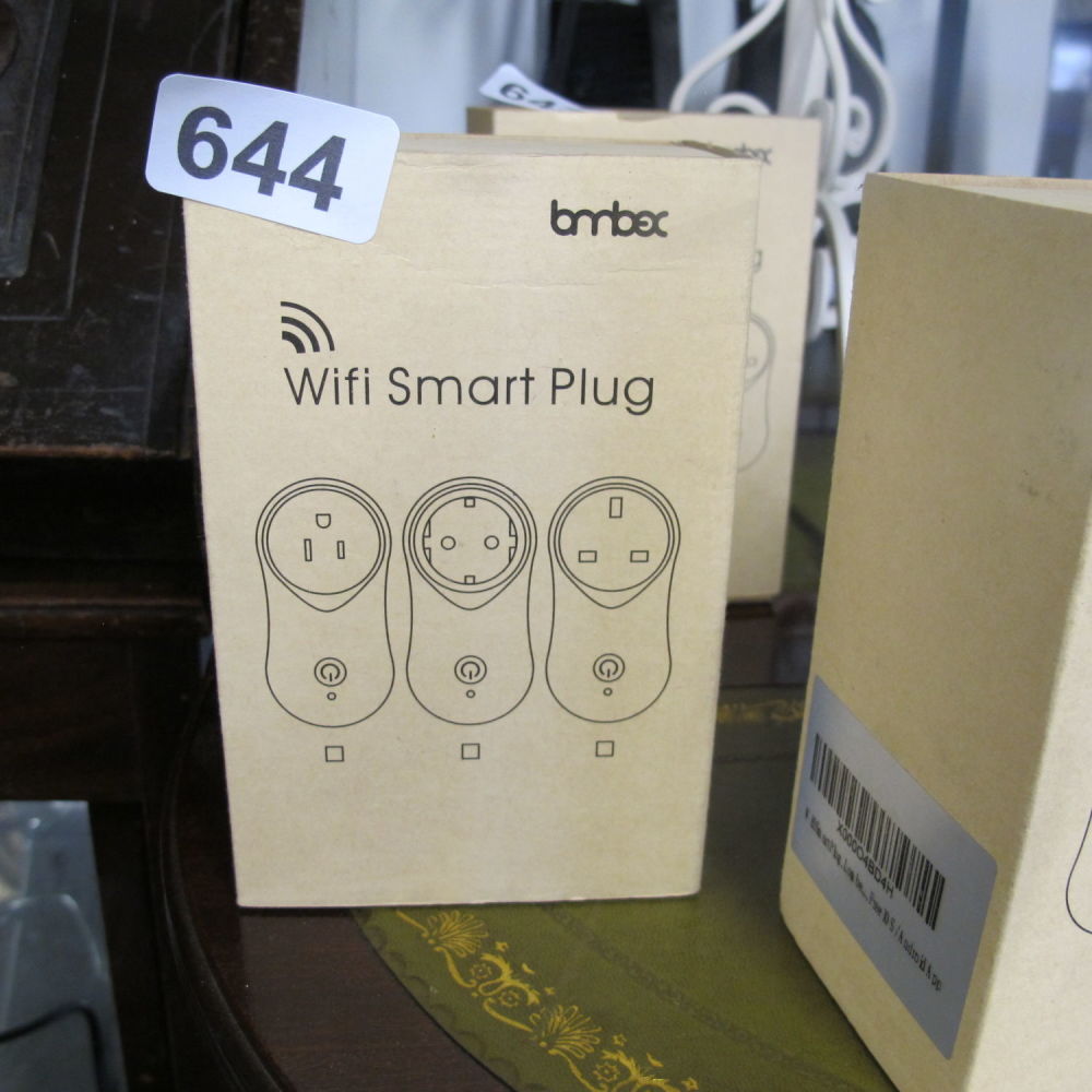 Lot 644: Bmbex smart plug with USB charger