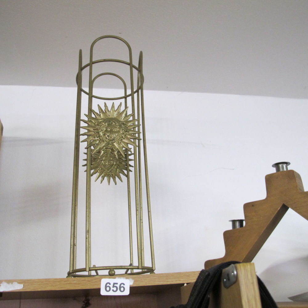 Lot 656: Toilet roll holder