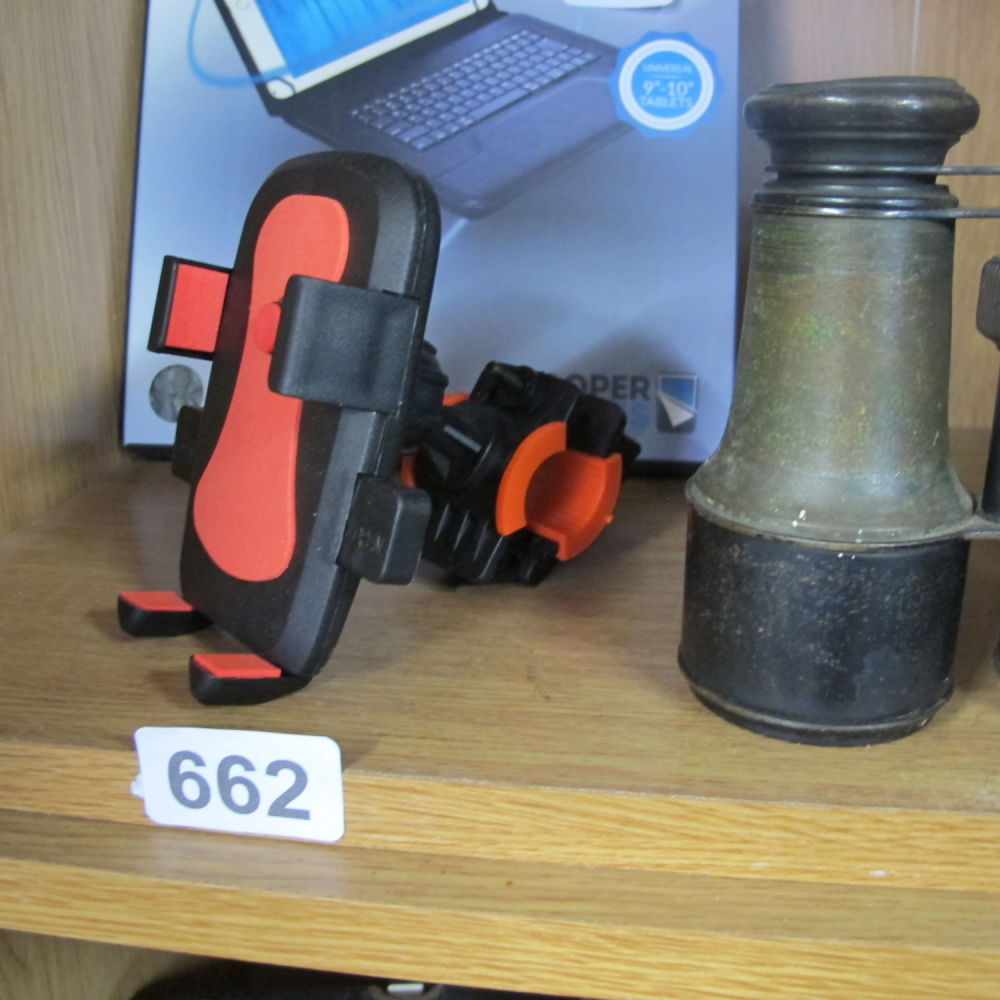 Lot 662: Bicycle phone bracket