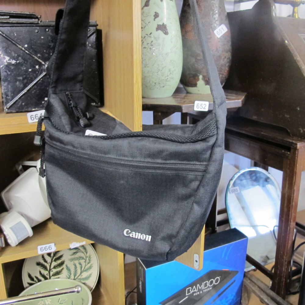 Lot 665: Canon camera bag
