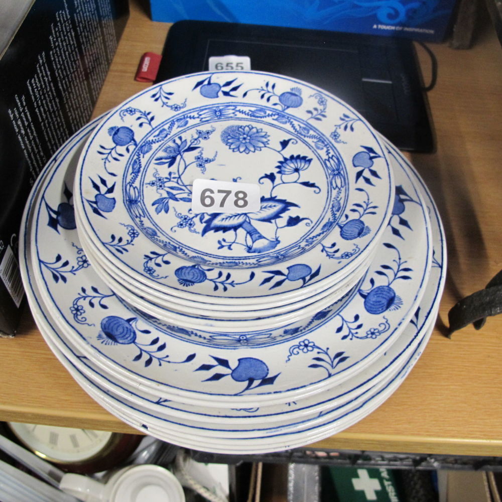 Lot 678: Carro design Grim wades plates
