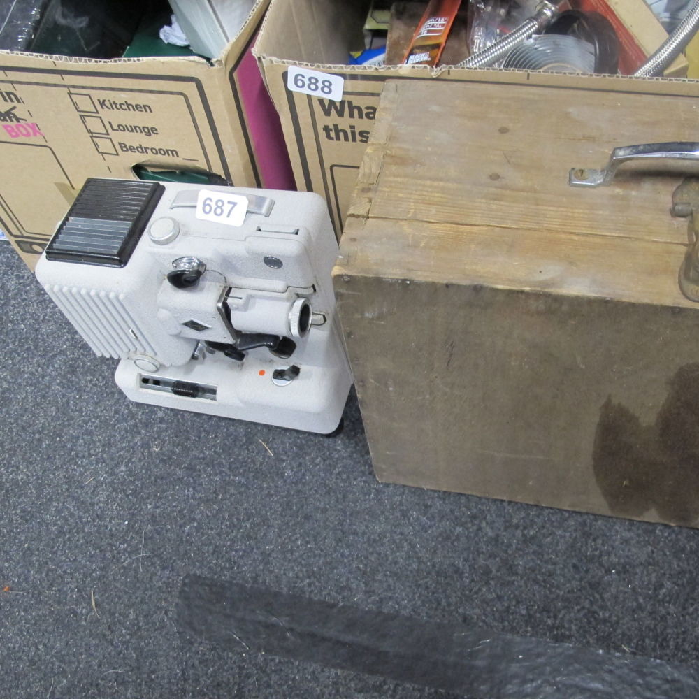 Lot 687: Eumig projector and case