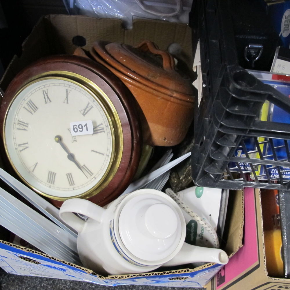 Lot 691: Box of misc