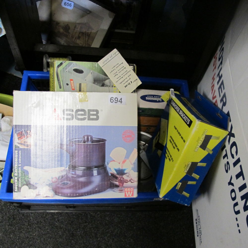Lot 694: Box of misc