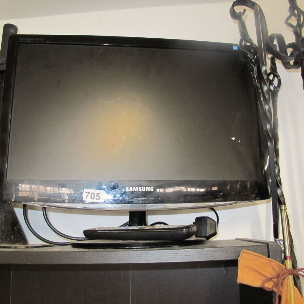 Lot 705: Samsung portable TV