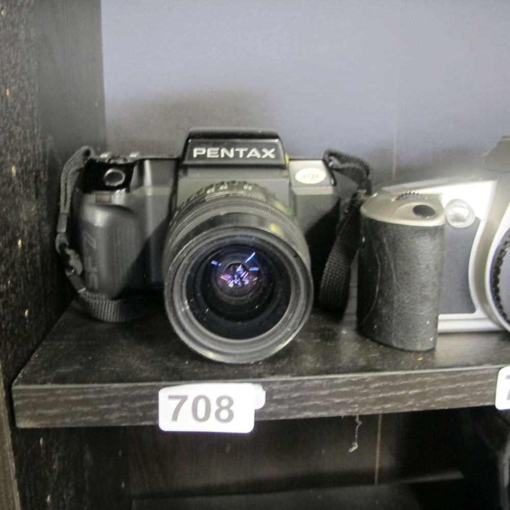 Lot 708: Pentax SF7 SLR camera