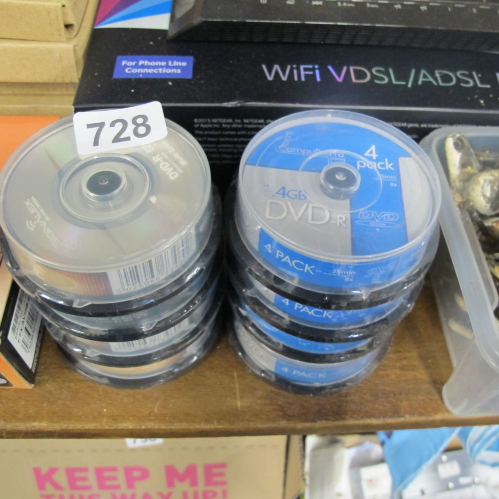 Lot 728: Eight packets of mini dvd recordable discs