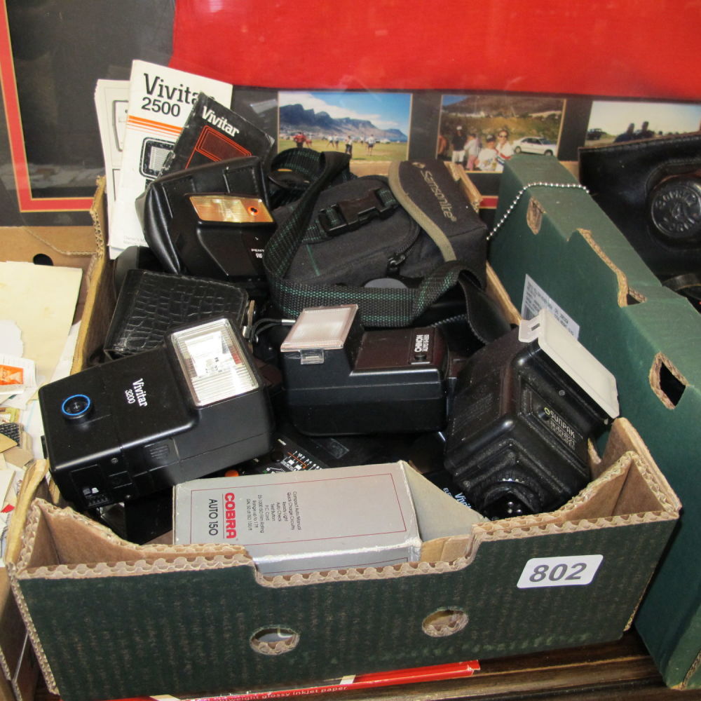 Lot 802: Collection of flash guns and light meters 