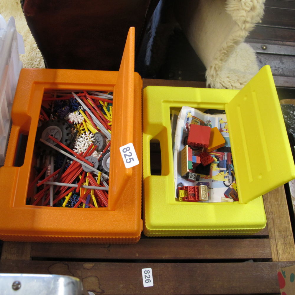 Lot 825: Knex and Lego style toys in plastic carry...