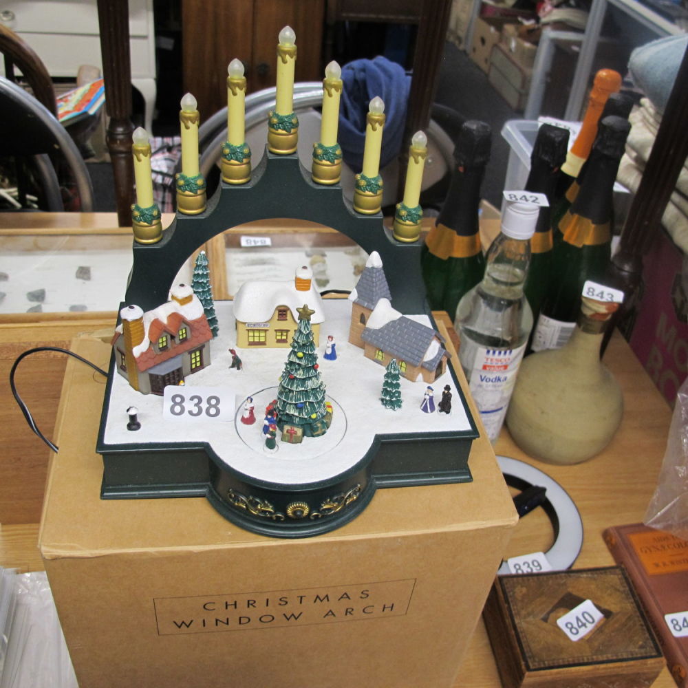Lot 838: Christmas window arch 