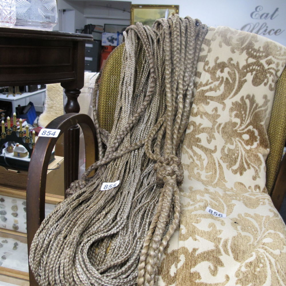 Lot 855: hammock