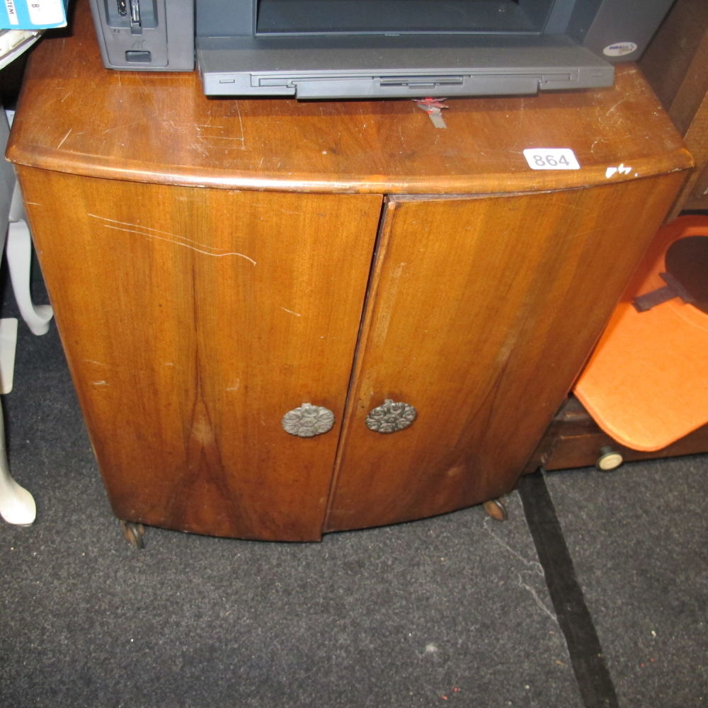 Lot 864: Wooden cabinet AF