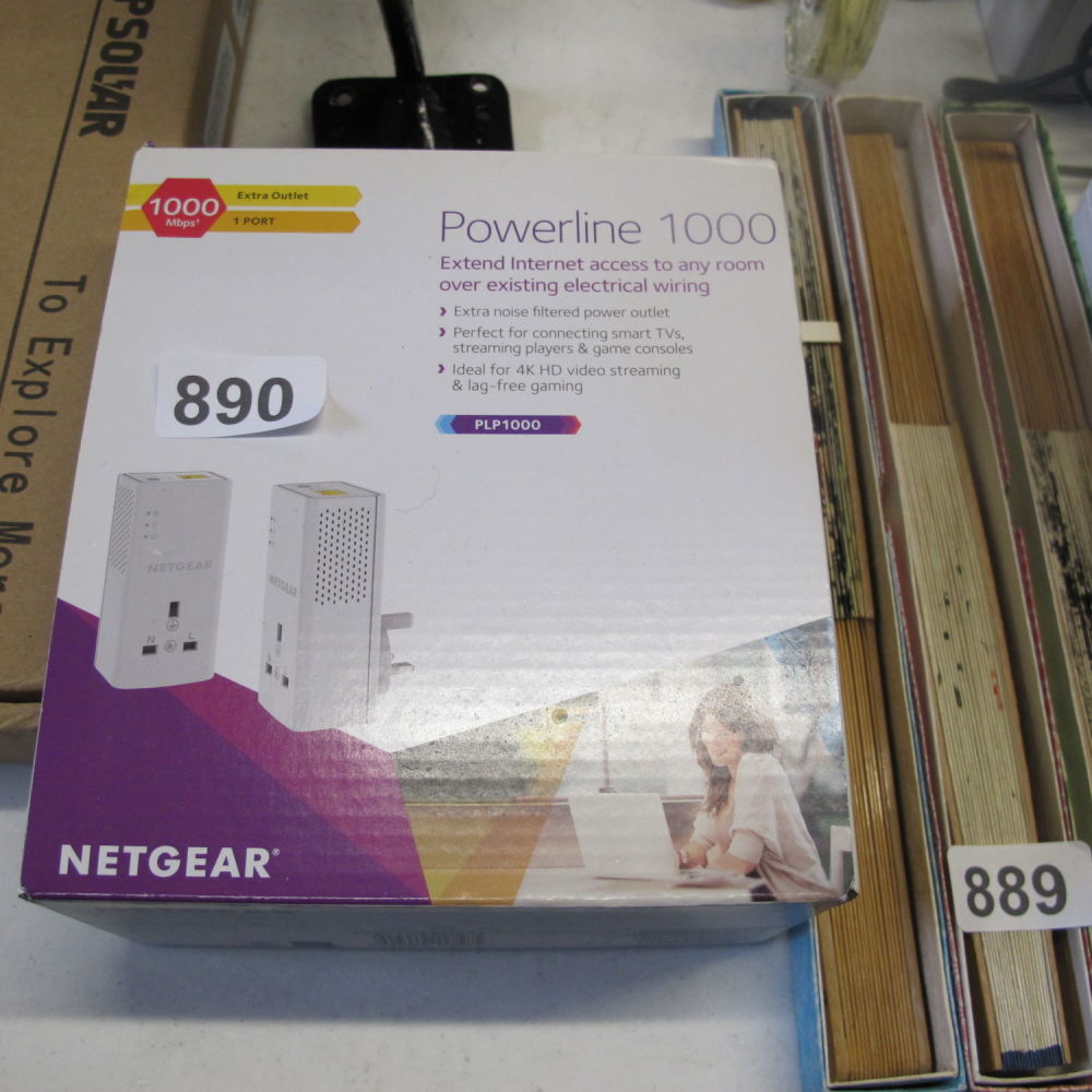 Lot 890: Netgear Powerline 1000 internet extender plugs 