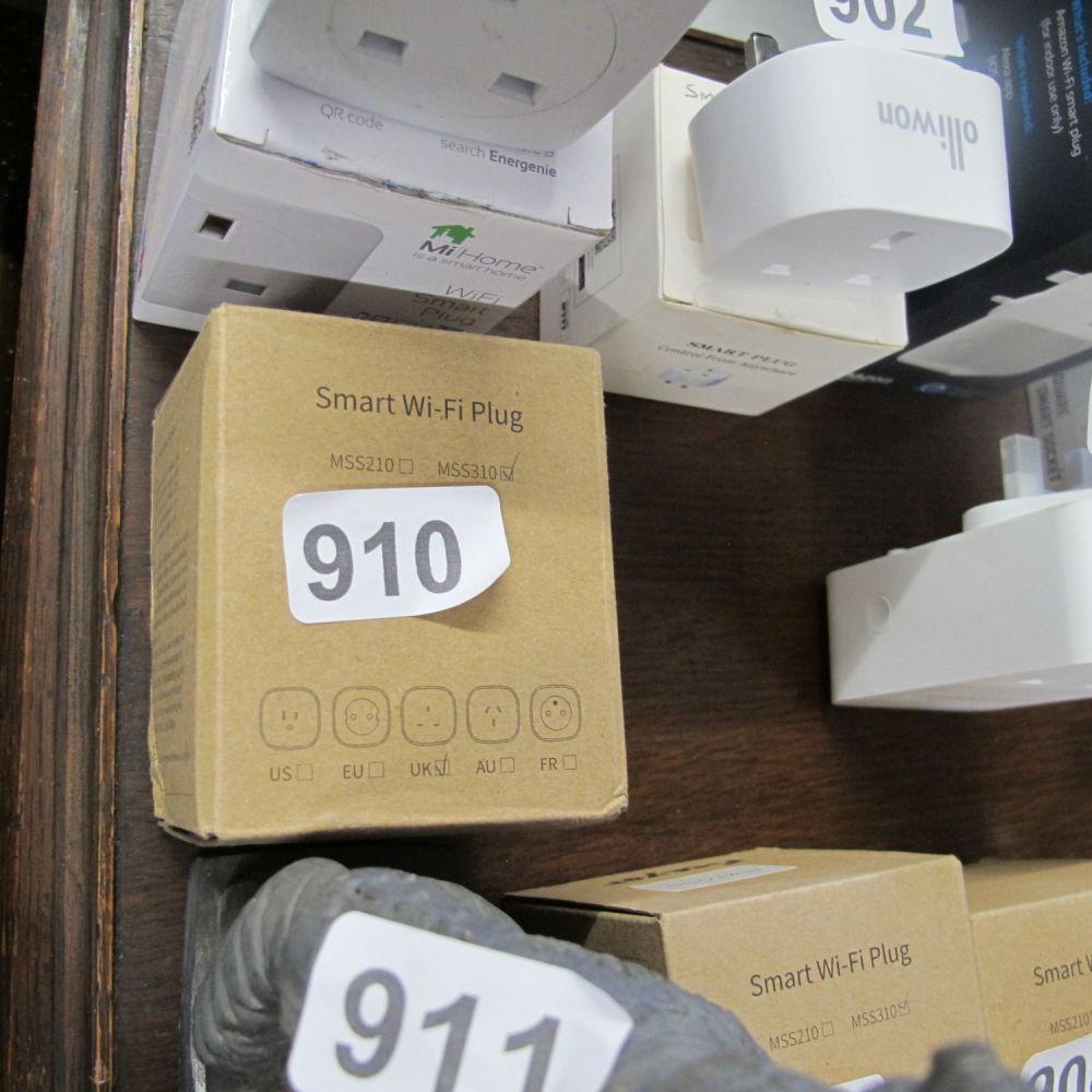 Lot 910: MSS310 UK Smart Wi-Fi plug boxed