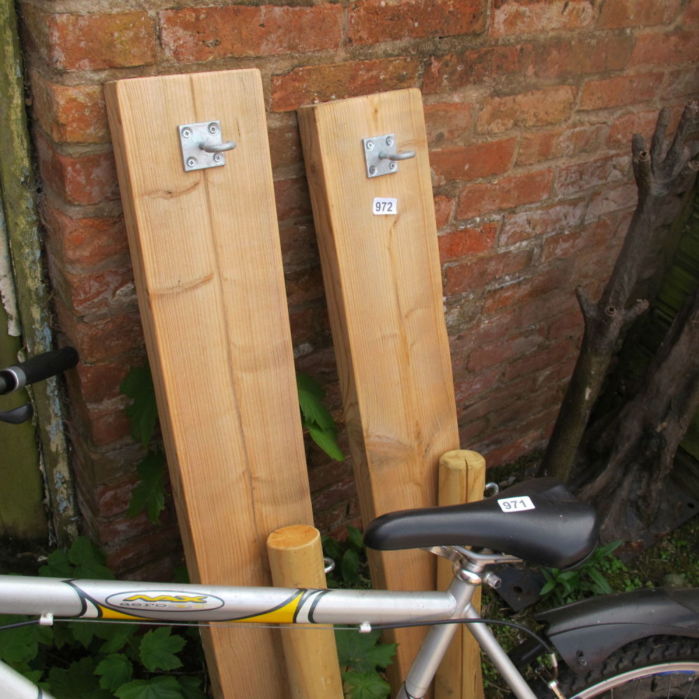 Lot 972: Garden swing 