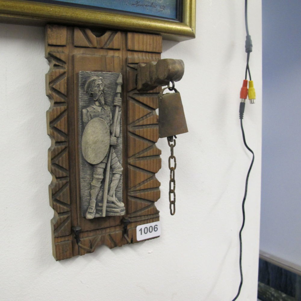 Lot 1006: Carved wooden wall hanging bell