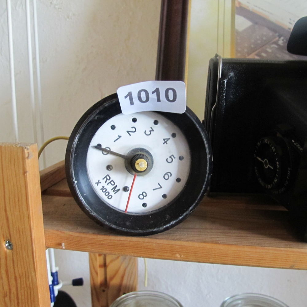 Lot 1010: RPM tachometer speedo