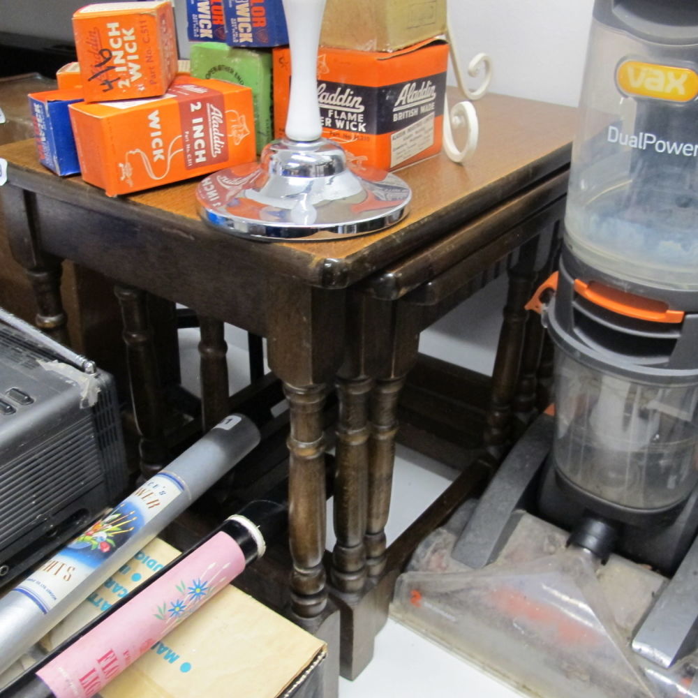 Lot 1039: Nest of tables