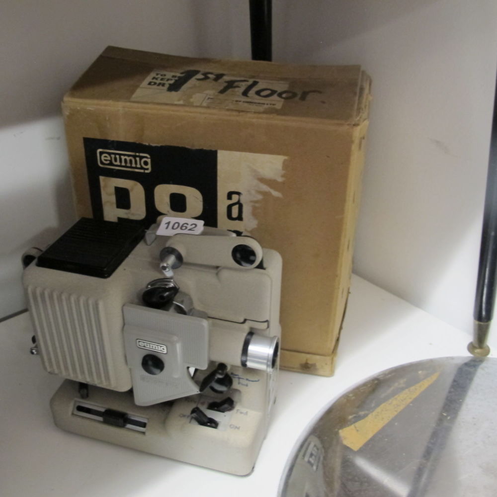 Lot 1062: Eumig P8 projector 