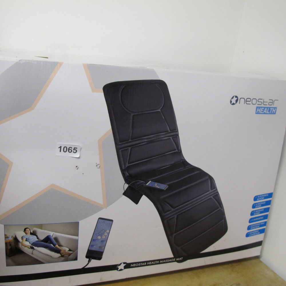 Lot 1065: Neostar health shiatsu chair with remote control 