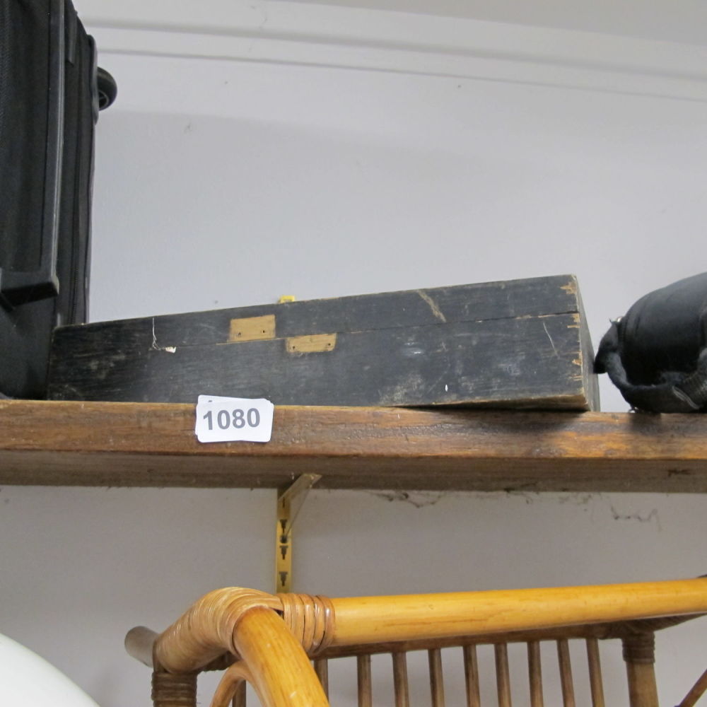 Lot 1080: Vintage wooden case 