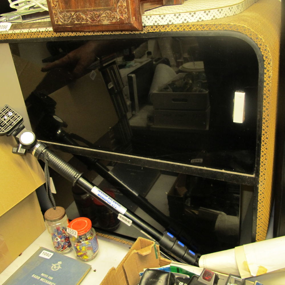 Lot 1096: vintage retro piece of furniture