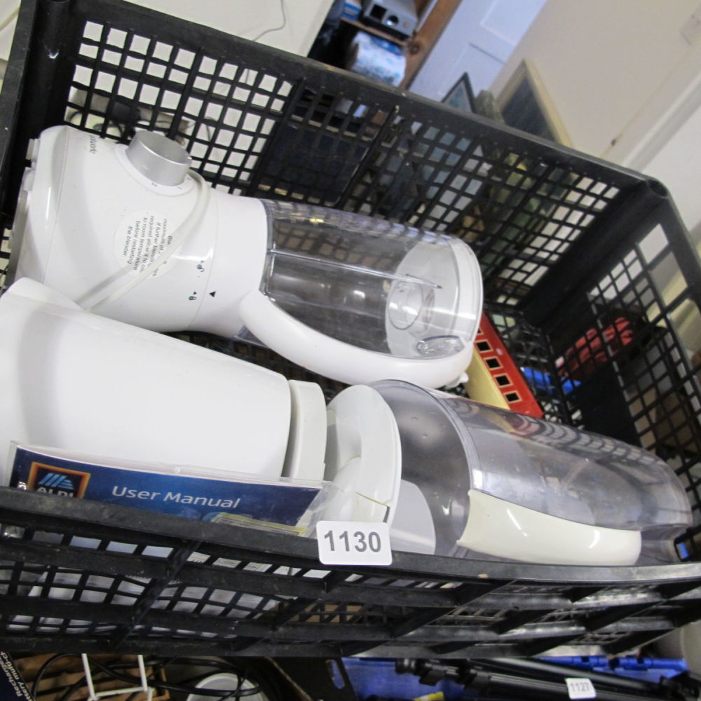 Lot 1130: Box of miscellaneous to include blender