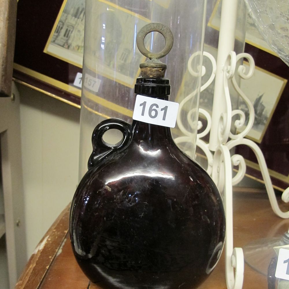 Lot 161: Vintage glass vessel 