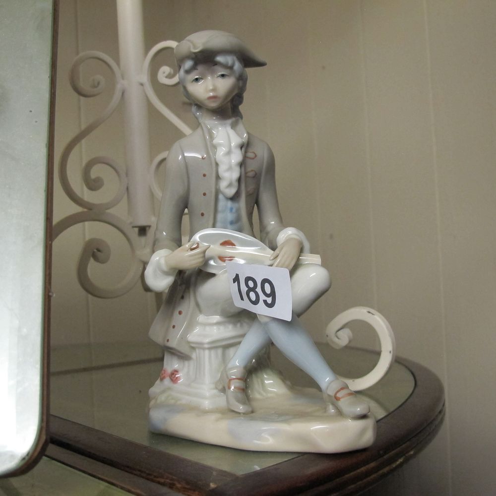 Lot 189: Lladro ceramic Spanish figurine