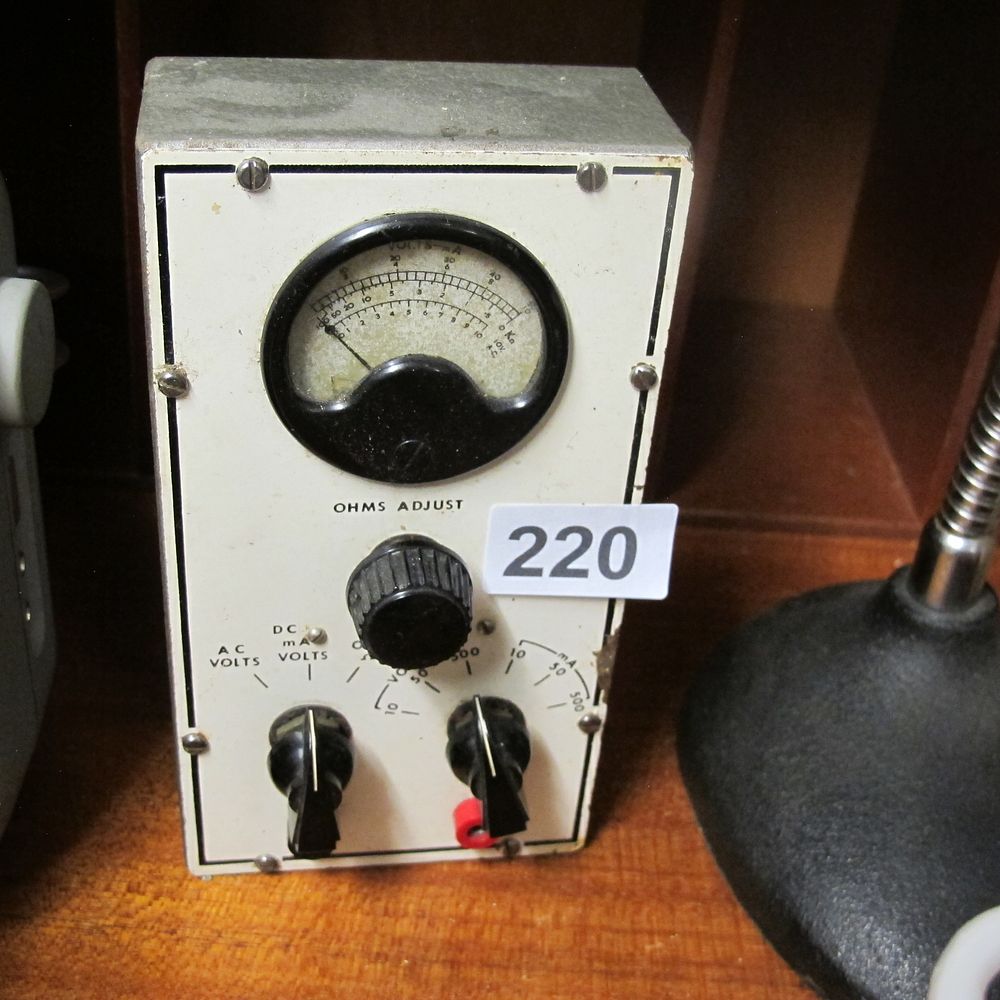 Lot 220: Ohms meter 