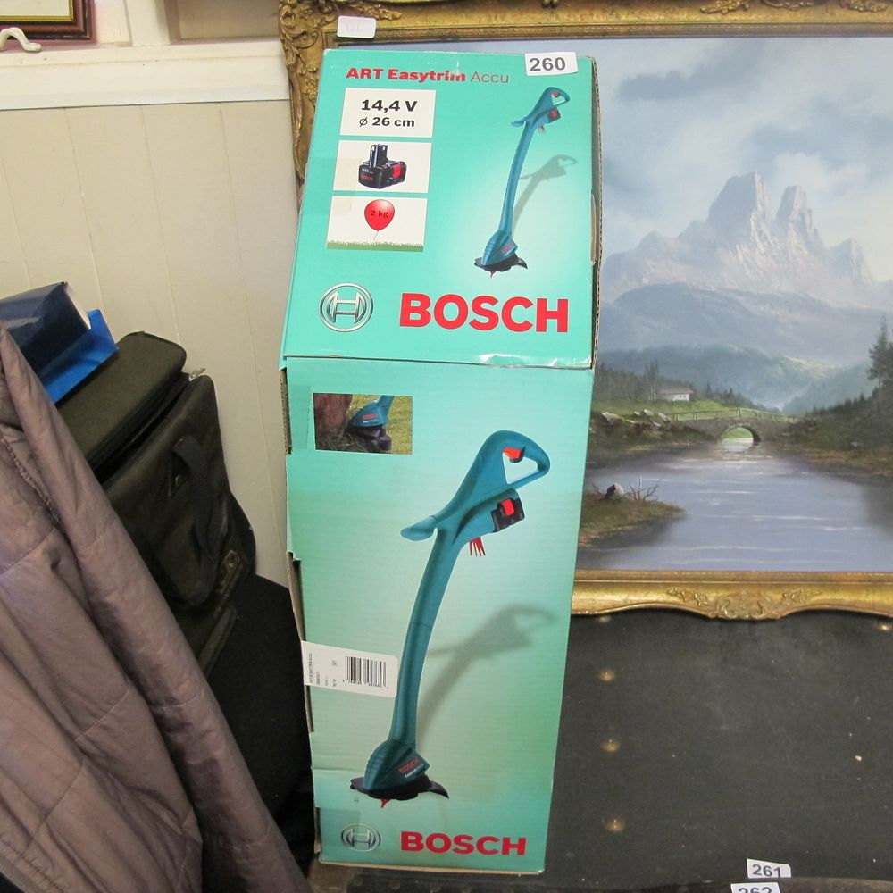 Lot 260: Boxed Bosch Easytrim