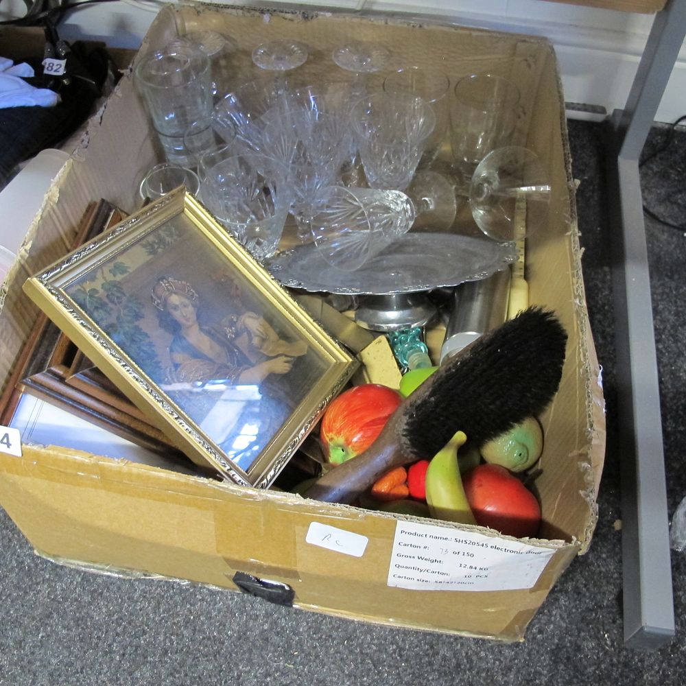 Lot 344: Box of misc