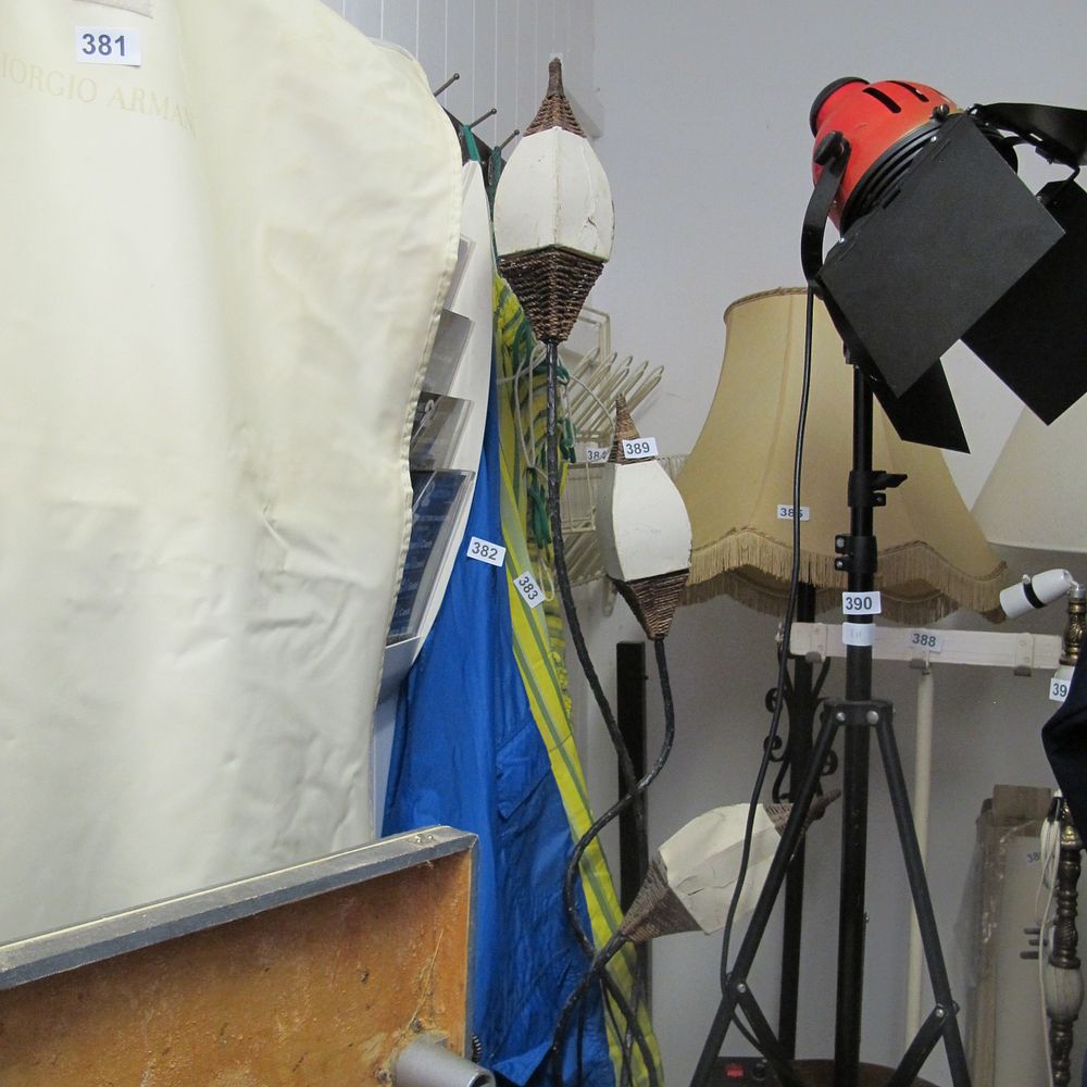 Lot 389: Unusual lamp