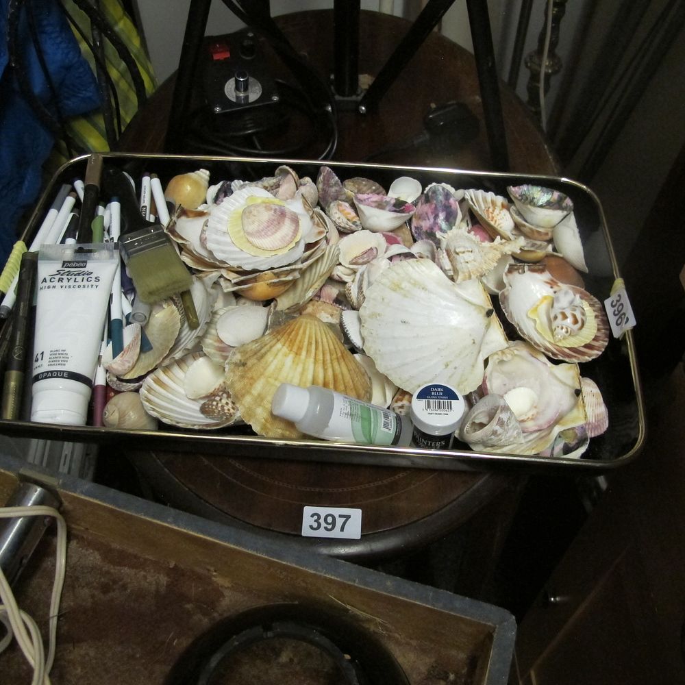 Lot 396: Large lots of shells and crafting items 