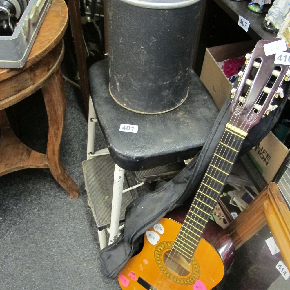 Lot 401: Step stool 