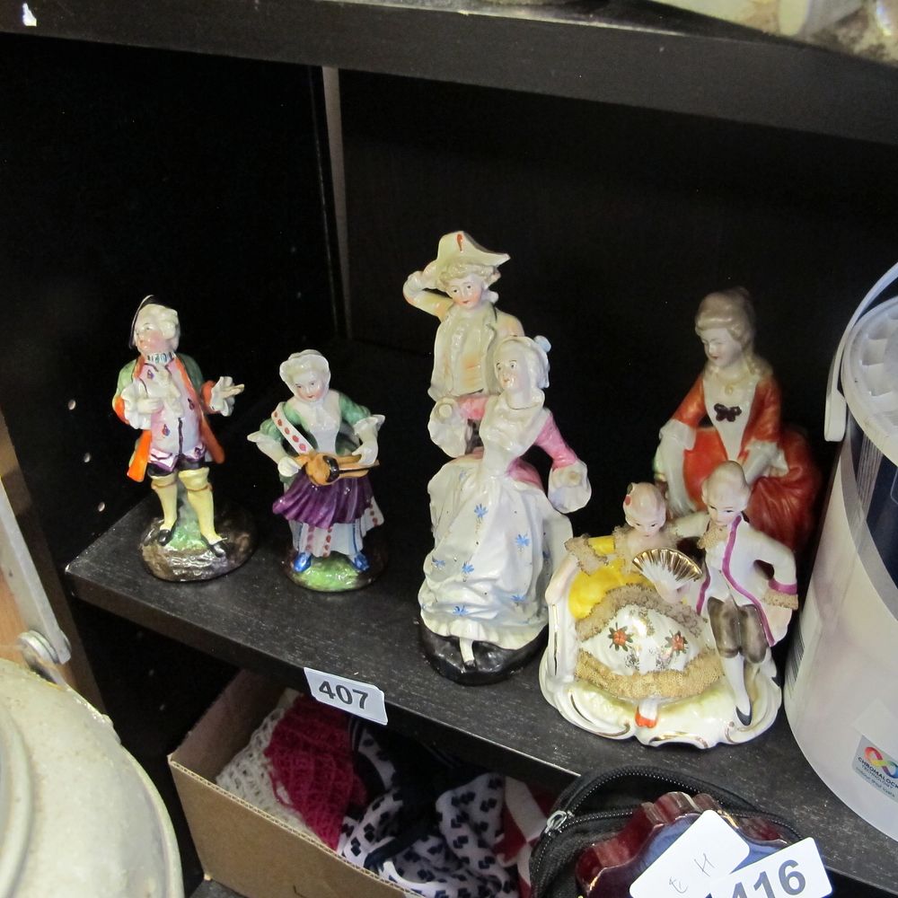Lot 407: Various Figurines