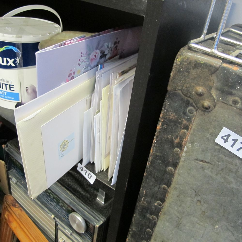 Lot 410: Gift cards and bags 