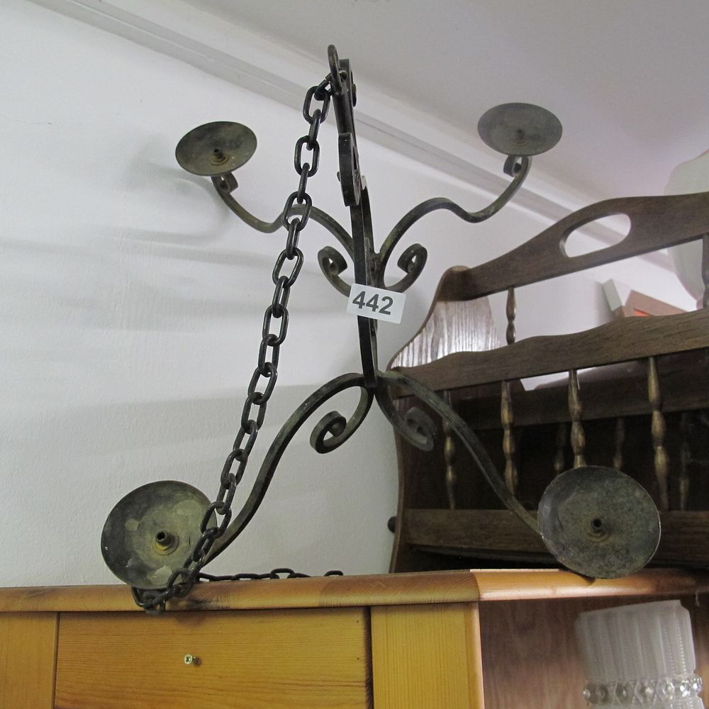 Lot 442: Metal light fitting 